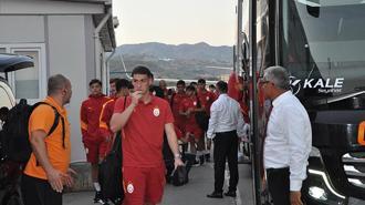 Galatasaray kafilesi, Antalya'ya geldi