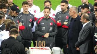 Hakan Çalhanoğlu'na A Milli Takım'dan sürpriz!