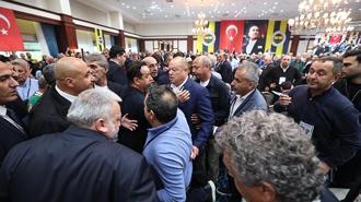 İZLE | Fenerbahçe Kulübü Yüksek Divan Kurulu'nda kavga çıktı! Aziz Yıldırım ve Ali Koç...