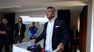 Sadettin Saran, dönüş yolculuğunda futbolcuları tebrik etti
