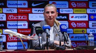 A Milli Kadın Futbol Takımı'nda Necla Güngör Kıragası: Oyuncularımı canı gönülden kutluyorum
