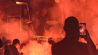 Galatasaray kafilesi Kocaeli'de coşkuyla karşılandı
