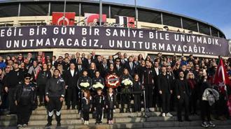 Beşiktaş, Gazi Mustafa Kemal Atatürk'ü Dolmabahçe'de andı
