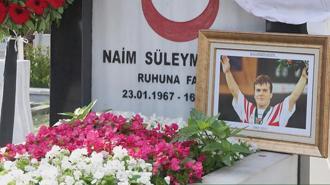 Naim Süleymanoğlu, vefatının 8’inci yıl dönümünde kabri başında anıldı