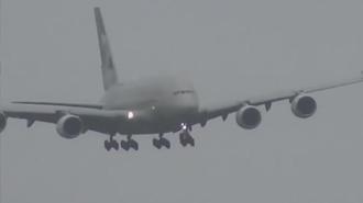 PSG kafilesini taşıyan uçağın şiddetli rüzgardan etkilendiği anlar böyle görüntülendi