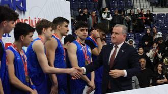 Gençlik ve Spor Bakanı Bak: Türk sporunun nerelere geldiğini gösteren heyecanlı final maçı oldu