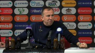 Çaykur Rizespor Teknik Direktörü Recep Uçar: 8'inci sıraya yükselmenin mutluluğunu yaşıyoruz