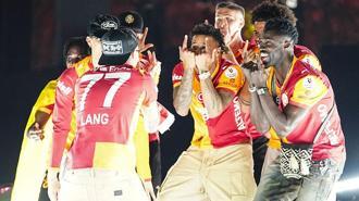 Galatasaray Futbol Takımı, RAMS Park'ta şampiyonluğu kutladı