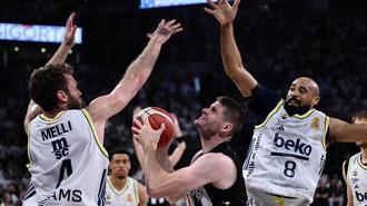 Beşiktaş GAIN - Fenerbahçe Beko maç sonucu: 71-82