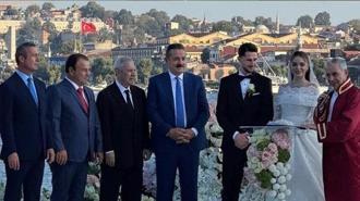 Fenerbahçe'nin milli futbolcusu İsmail Yüksek dünyaevine girdi