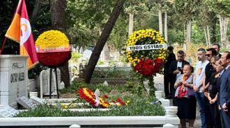 Metin Oktay, vefatının 35. yıl dönümünde kabri başında anıldı