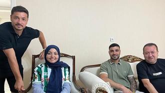 Konyaspor'dan omurilik kanseri tedavisi gören taraftara ziyaret