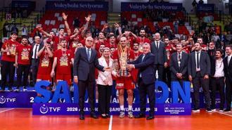 Galatasaray, Voleybol Erkekler AXA Sigorta Şampiyonlar Kupası'nı aldı
