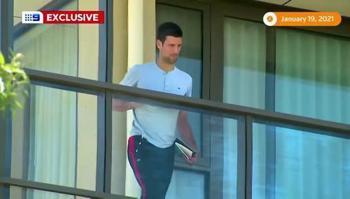Karantina için ayrıcalık isteyen Novak Djokovic' hayranlarından jest