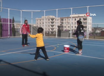 Basketbol sahalarından gelen tenis şampiyonluğu!
