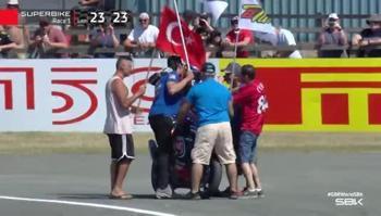 Dünya Superbike Şampiyonası'nda kazanan Toprak Razgatlıoğlu!