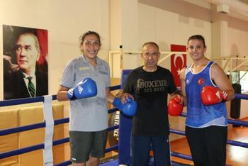 Milli boksörler, Avrupa Şampiyonası'nda altın madalya için ter dökecek