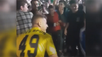 Türkiye Ziraat Kupası'nda Muşspor'un Eskişehirspor'u deplasmanda 3-2 yenerek 3. tura çıkmasını taraftarlar çılgınca kutladı