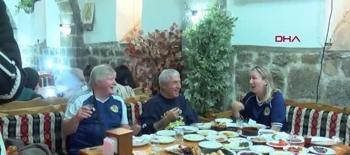 İskoç taraftarlar, Sur ilçesinde serpme kahvaltıda buluştu