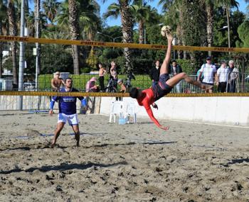 Footvolley Dünya Kulüpler Kupası Alanya'da başladı