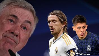 Ancelotti antrenmanı durdurarak Modric ve Arda'yı işareti etti