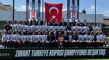 Beşiktaş'tan şampiyonluk fotoğrafı! Yıldız futbolcu fotoğrafa alınmadı
