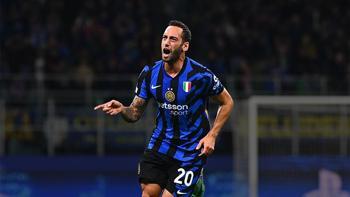 Hakan Çalhanoğlu burada 10 numara her yerde!