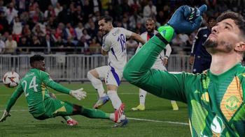 Manchester United taraftarı gece yarısı Altay için kazan kaldırdı!