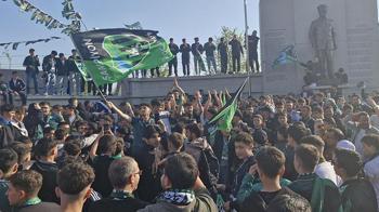 Muhteşem atmosfer! Kocaelispor taraftarı Süper Lig'i kutluyor...