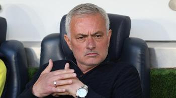 Mourinho'ya sert sözler: Sen önce kendini bir kurtar!