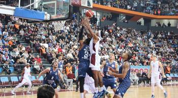 Anadolu Efes galibiyet serisini sürdürdü