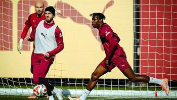 Galatasaray hazırlıklara devam etti