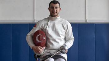 Milli eskrimci Hakan Akkaya'dan bronz madalya