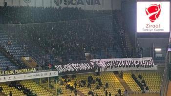 Siyah giyen adamlar 30 otobüsle Kadıköy'de