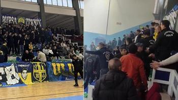 Karacabey Belediyespor - Fenerbahçe maçında salon karıştı