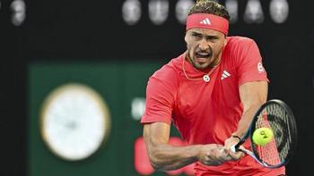 Zverev ve Paolini zorlanmadan turladı