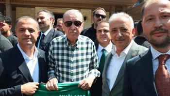 Cumhurbaşkanı Erdoğan'a Muğlaspor forması