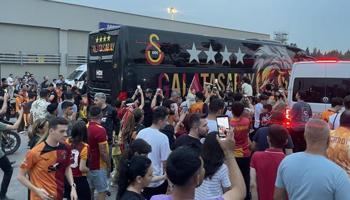 Galatasaray'a Adana'da coşkulu karşılama!