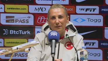 Necla Güngör Kıragası: Türk kadınının neler yapabildiğini göstermek istiyoruz