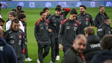 A Milli Futbol Takımı, Atatürk Spor Kompleksi Matlı Stadı'nda yürüyüş yaptı