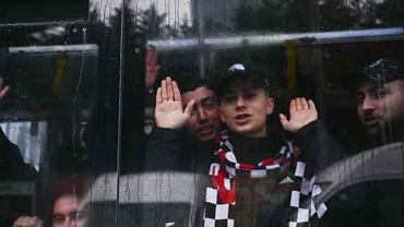 Beşiktaşlı taraftarlar, derbi için Chobani Stadı'na geldi