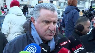 Gençlik ve Spor Bakanı Bak, Galata Köprüsü’nde düzenlenen yürüyüşe katıldı