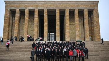 Gençlerbirliği'nden Anıtkabir'e ziyaret