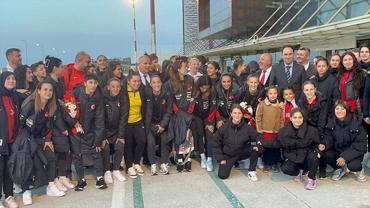 A Milli Kadın Futbol Takımı'na, Sinop'ta coşkulu karşılama