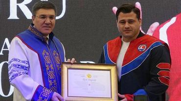 Milli güreşçi Rıza Kayaalp'e fahri doktora unvanı