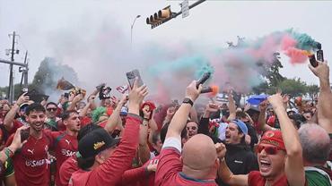 Portekizli taraftarlar Houston’daki NRG Stadyumu önünde toplandı