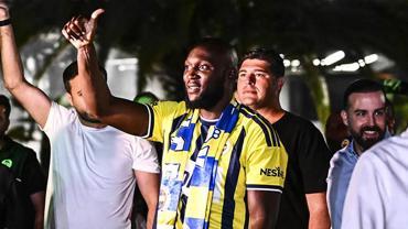 Fenerbahçe'nin yeni transferi Romelu Lukaku, İstanbul'da