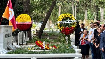 Metin Oktay, vefatının 35. yıl dönümünde kabri başında anıldı