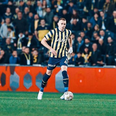 Fenerbahçenin yıldızı, kulüp rekoru kırarak imzayı atacak Tarihi rakam