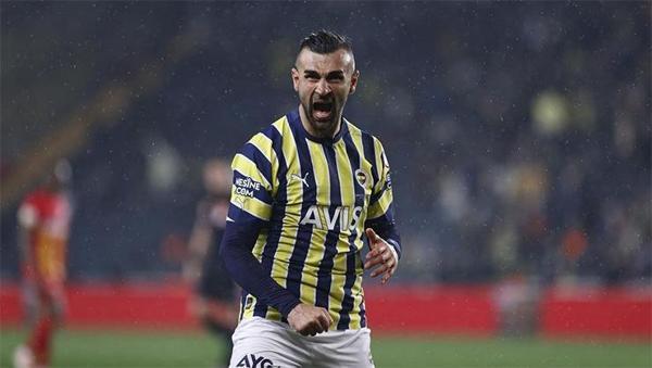 Fenerbahçenin hedefindeki golcü resmen açıklandı Bonservisi belli oldu